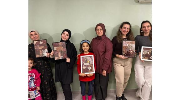 Antalya: Traditional Ethnic Collage Art Workshop with Tea