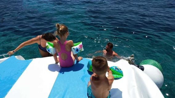 From Split: Luxury Cabin Boat Tour to The Blue Cave and Hvar