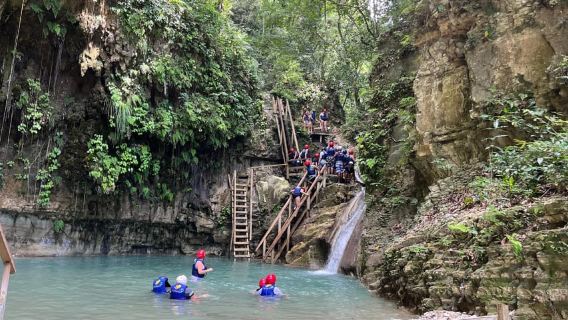Puerto Plata: Damajagua Waterfalls Tour with Lunch