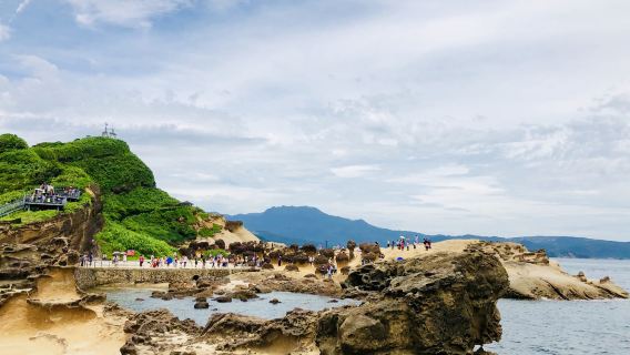 Yehliu Geopark + Jiufen + Shifen-Wasserfall + Shifen Old Street Tagestour - Abfahrt von Ximending