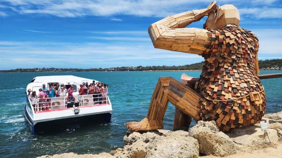 Crucero turístico Mandurah Cruises con avistamiento de delfines y los gigantes de Mandurah en Australia Occidental