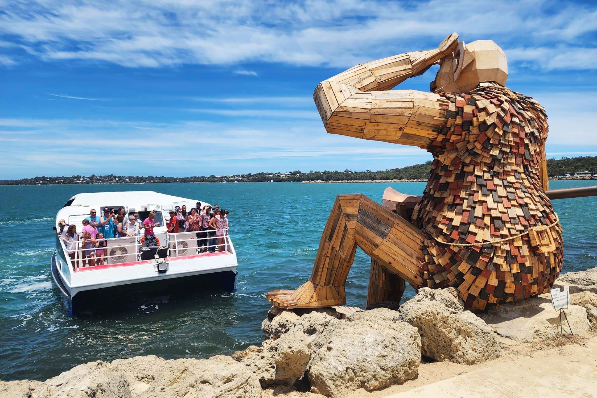 Western Australia Mandurah Giants + Dolphin Sightseeing Cruise by Mandurah Cruises