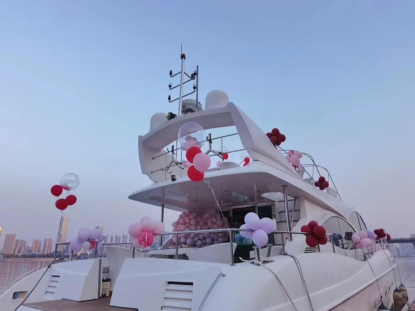 湖南長沙湘江夜遊80尺豪華遊艇包船出海觀光看夜長沙【贈送水果，茶水+船上KTV歡唱+漁人碼頭地標打卡】