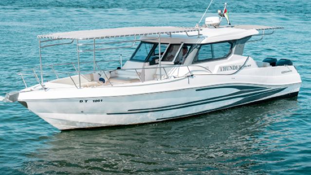 Dubai Yacht Cruise Adventure on the Arabian Gulf