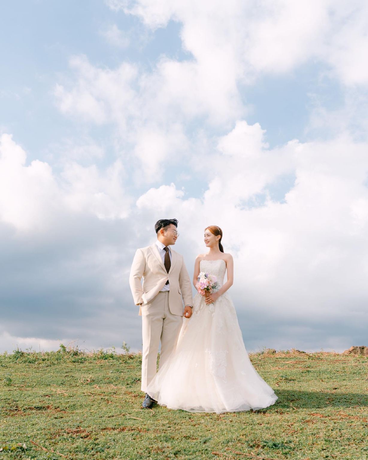 新余Trip Moments【婚紗照微電影航拍/婚禮跟拍攝影/化妝服裝/包車導遊定制】