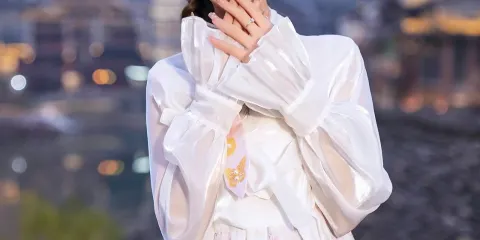 秦皇島Trip Moments【婚禮跟拍 街拍 抓拍 航拍 攝影錄影/多語言翻譯/底片全送/動作指導】