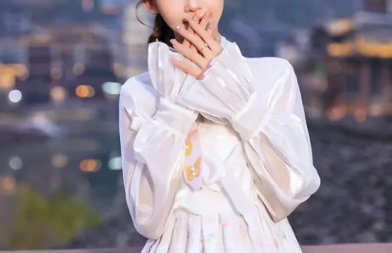 秦皇島Trip Moments【婚禮跟拍 街拍 抓拍 航拍 攝影錄影/多語言翻譯/底片全送/動作指導】