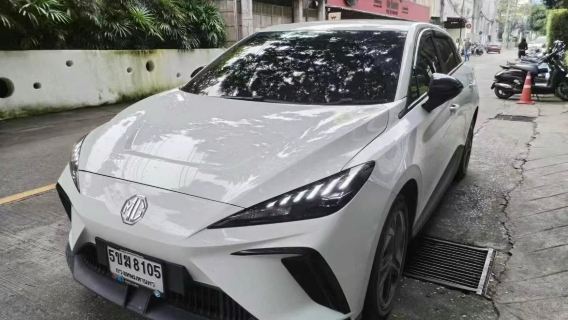 recogida en el aeropuerto y traslado al aeropuerto en Chiang Mai, Tailandia, servicio de coche privado con conductor por la ciudad y alrededores durante diez horas