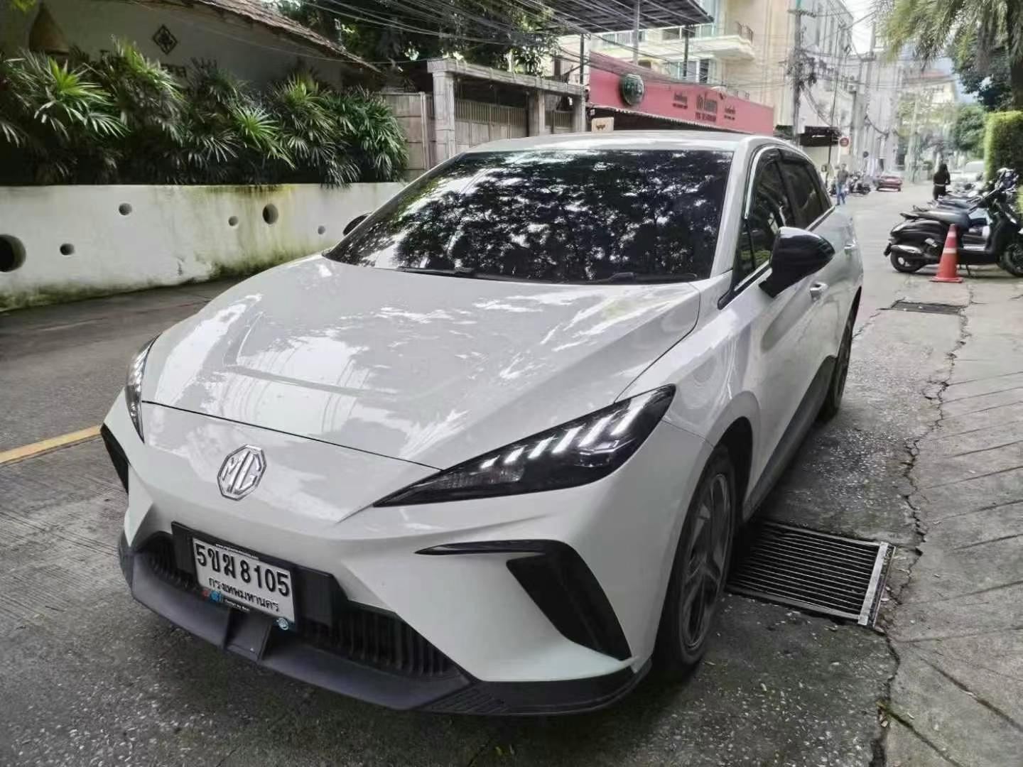 Chiang Mai Pick-up and drop-off private charter in the City Area