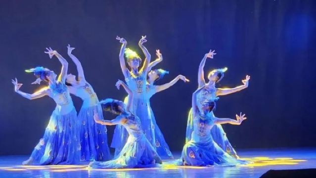 勐巴拉+瀾滄江遊輪+新傣秀+曼聽營火【歌舞晚會優惠票】