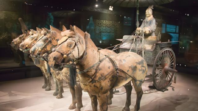 西安秦始皇帝陵博物院（兵馬俑）門票含導覽+西安千古情含回程車+豪華漢服妝造