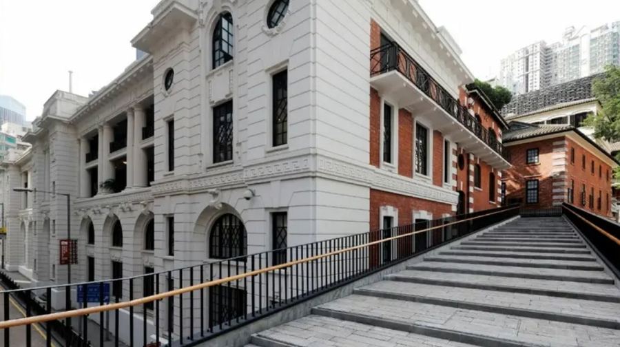 香港尊享日遊：山頂纜車快線登車+舊城中環漫步+維港夜遊