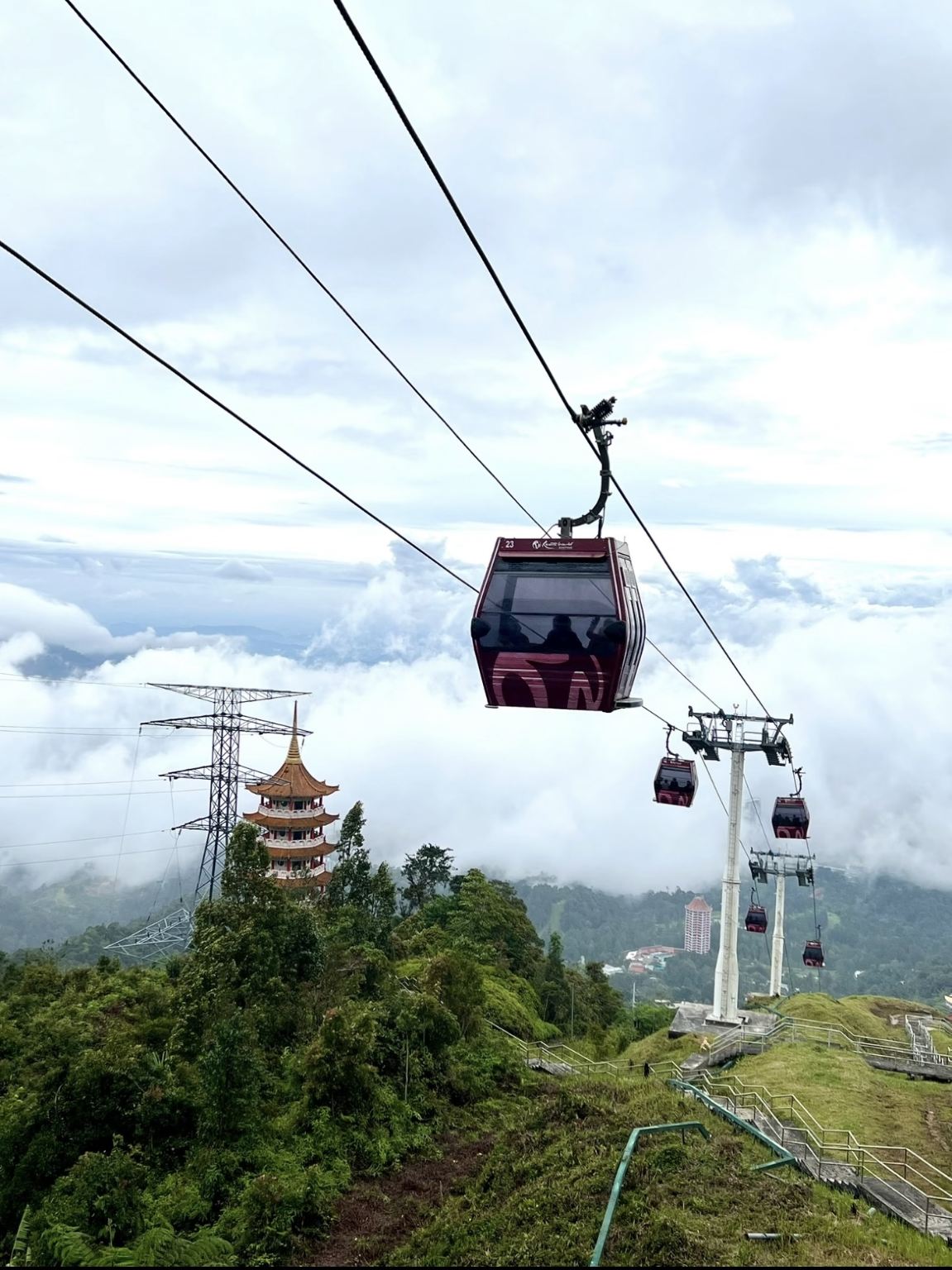 1-day tour to Hoverland Genting Highlands (including cable car ticket)