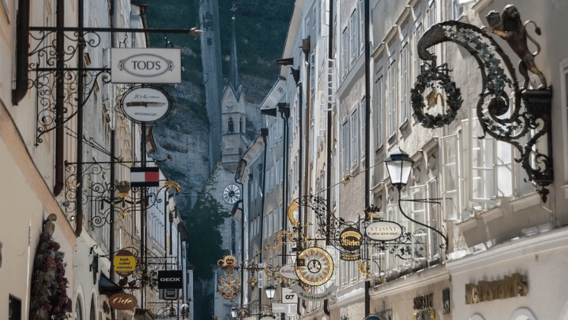 Salzburger Weihnachtsmarkt und Sehenswürdigkeiten am Abend