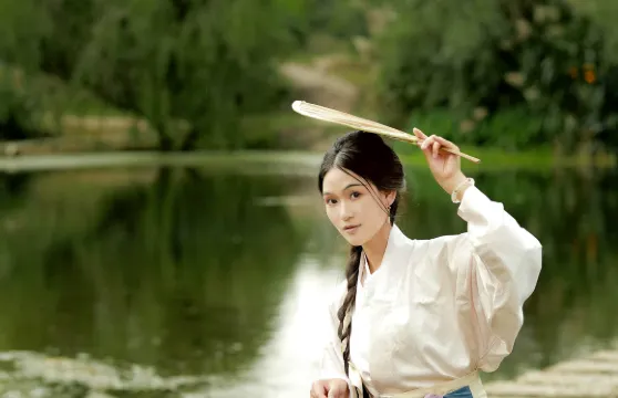 登封旅拍【少林寺/嵩岳寺塔約拍跟拍航拍多語言翻譯攝影師】