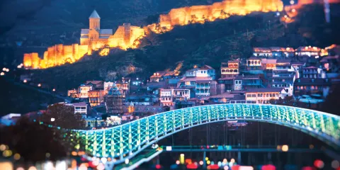 第比利斯一日遊:聖三一大教堂+納里卡拉要塞+龜湖漫步