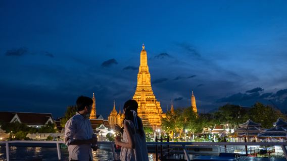 Bangkoks elektrisches Flussboot: Kleingruppen-Sightseeing und authentisches thailändisches Essen