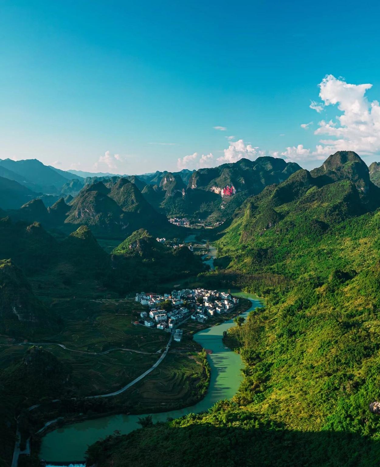 (Hechi round-trip) Bama Baimo Cave + Bama Longevity Village + Renshou Cultural Source 1-day tour with English service available