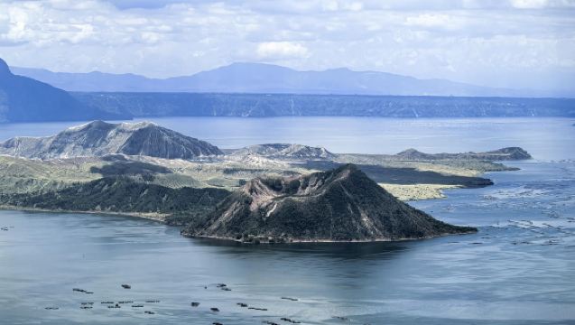 From Manila, Philippines: 1-Day Tour to Tagaytay City [Starbucks & Volcano Lake View & Sky Ranch Tagaytay]