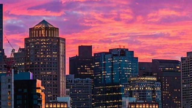 Boston Harbor: 90-Minute Sunset Sightseeing Cruise