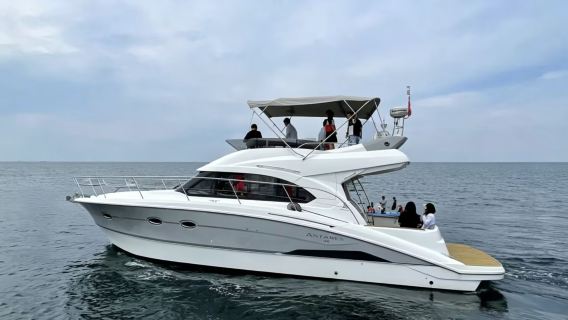 [Sewa bot yacht di Qingdao] Sewa bot yacht 42 kaki dengan flybridge di Pusat Olimpik Layar Qingdao untuk pelayaran