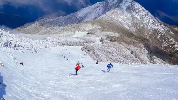 Melbourne ke Gunung Buller yang Bersalju [Menarik Gunung Bersalju/Melarikan Diri dari Bandar] dalam Bahasa Cina
