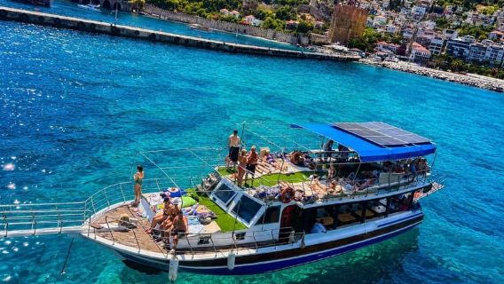 Alanya: Entspannende Bootstour am Morgen oder bei Sonnenuntergang mit Mittagessen,