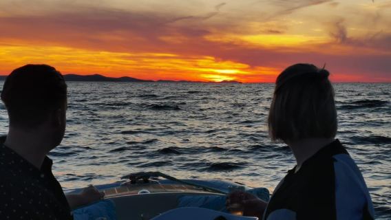 Zadar: Sunset and Night Cruise with Unlimited Sparkling Wine