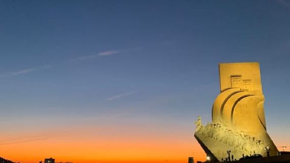 Lisbon: City Boat Cruise Daytime/Sunset/Night with Champagne