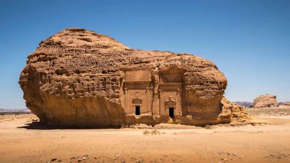 Visiting The Incredible Heritage Site Hegra in AlUla