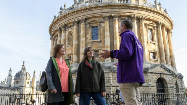 Oxford: Official University & City Guided Walking Tour
