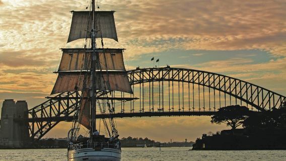 Sydney Harbour: Tall Ship Twilight Dinner Cruise