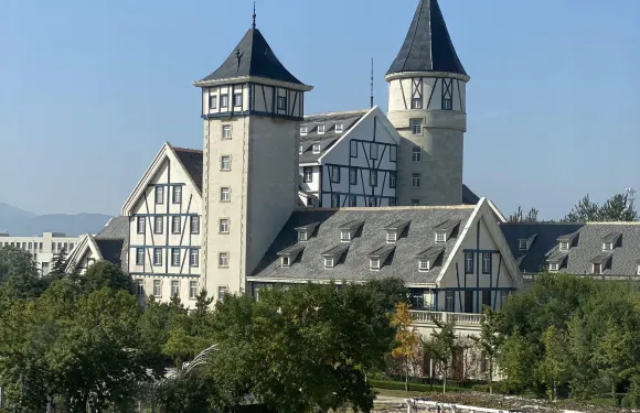 煙台牟氏莊園+太虛宮+張裕卡斯特酒莊+金沙灘一日遊中英文服務