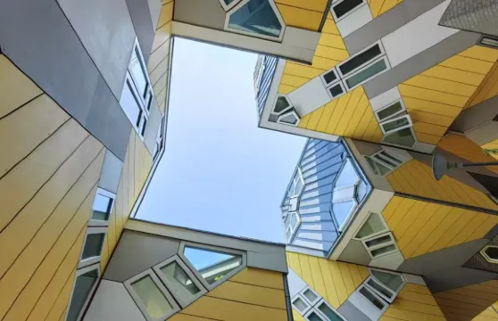 立體方塊屋+拱廊市場+天鵝橋+小孩堤防風車群+美術館倉庫