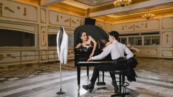 กรุงเทพฯ โกลเด้นโดม คาบาเร่ต์โชว์ ทัวร์กลางคืน [VIP แถวหน้า 6 แถว]|ทรัพยากรที่มีข้อได้เปรียบ|หน้าตาดี