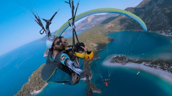 From Fethiye: Tandem Paragliding in Ölüdeniz
