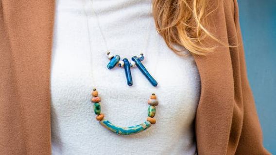 Ceramic jewellery crafting experience at Lombardo House