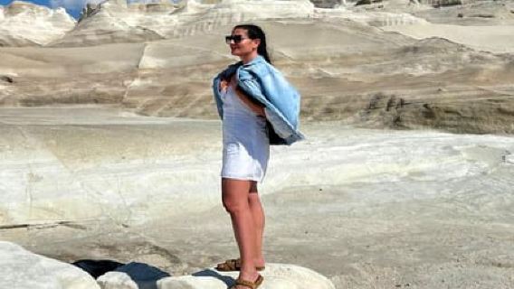 Milos: Luxury Sunset Jeep Safari with Picnic