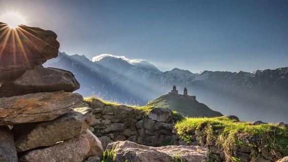 Excursion d'une journée en Géorgie : mont Kazbek + forteresse d'Ananouri + église de la Sainte-Trinité de Guerguéti