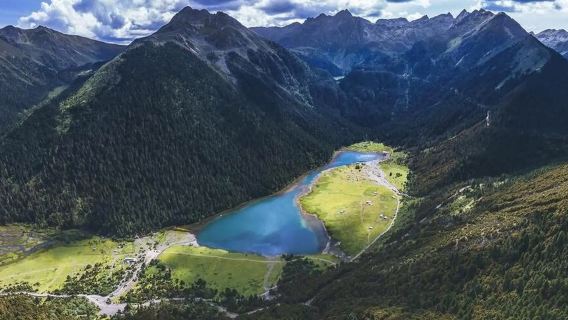 香格里拉+無底湖一日遊【可選8人小團+徒步+苔蘚森林休閒線】