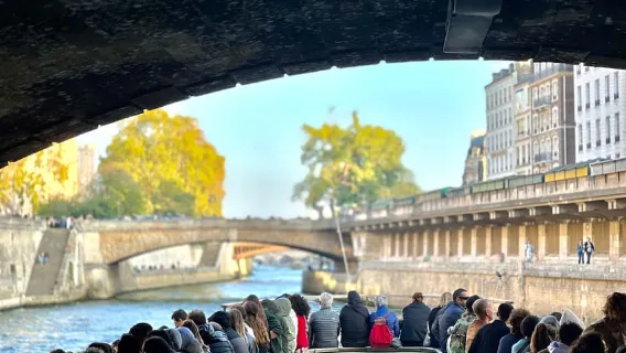 Parigi: crociera sulla Senna e degustazione di crêpes vicino alla Torre Eiffel