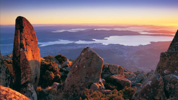 山海、歷史與文藝：荷巴特威靈頓山 - 里奇蒙 - 薩拉曼卡之旅