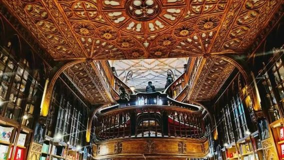 Lisbon, Portugal + Belém Tower + Monument of the Discoveries + Jerónimos Monastery 1-day tour.