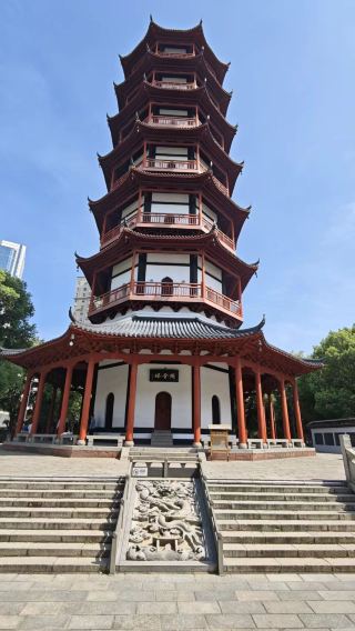 Nanchang's top attractions: Shengjinta + Bayi Square + Wanshou Palace + Tengwang Pavilion