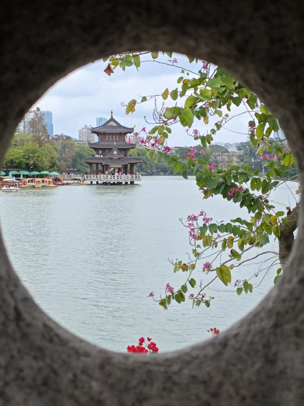 ท่องเที่ยวทะเลสาบตะวันตกฮุยหู + หอคอยเฮเจียง + ประตูเฉิง + ถนนจู้อู่ + สวนเฟิงจู่