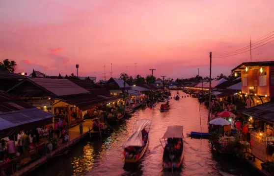 美功鐵道市場+朱拉曼尼寺+安帕瓦螢火蟲之旅丨免費電動船