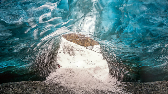 冰島霍爾納菲厄澤冰雪夢幻包車一日遊（中文司機）
