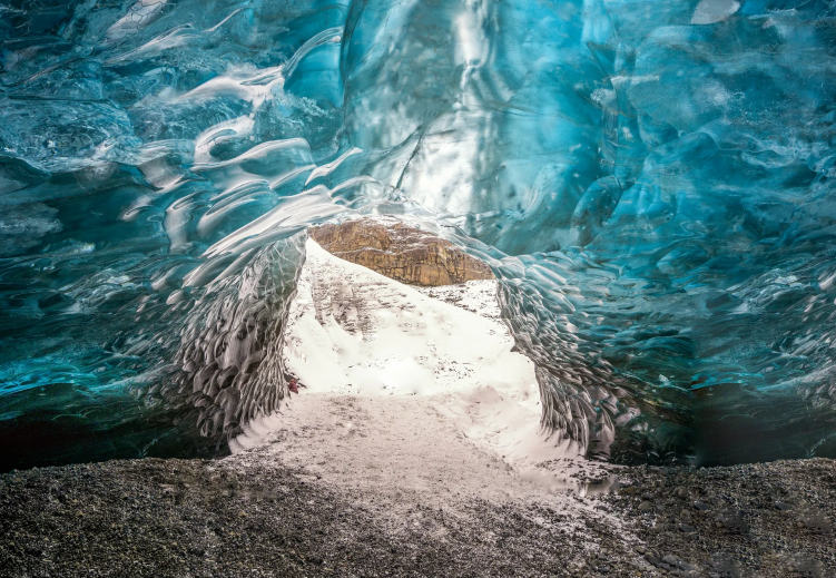 冰島霍爾納菲厄澤冰雪夢幻包車一日遊（中文司機）