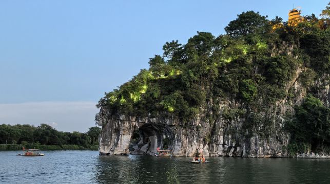 桂林一日遊：漓江星級郵輪及陽朔靈活探險之旅（中旅 × 贊巴士）