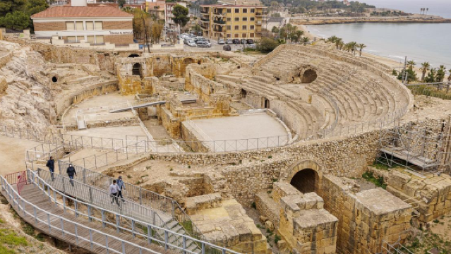 Tarragona Roman Amphitheater + Aqueduct + Tarraco Roman City Model + Archaeological Museum Day Tour